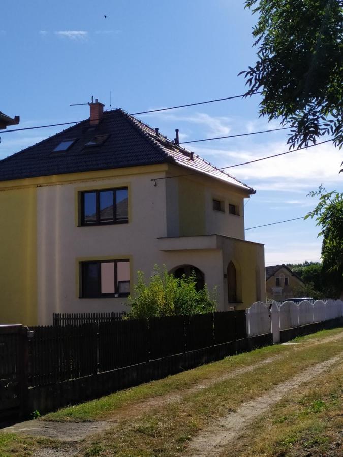 Podkrovní apartmán v přírodě, vhodný k relaxaci i na služební cesty Apartamento Cerna u Bohdance Exterior foto